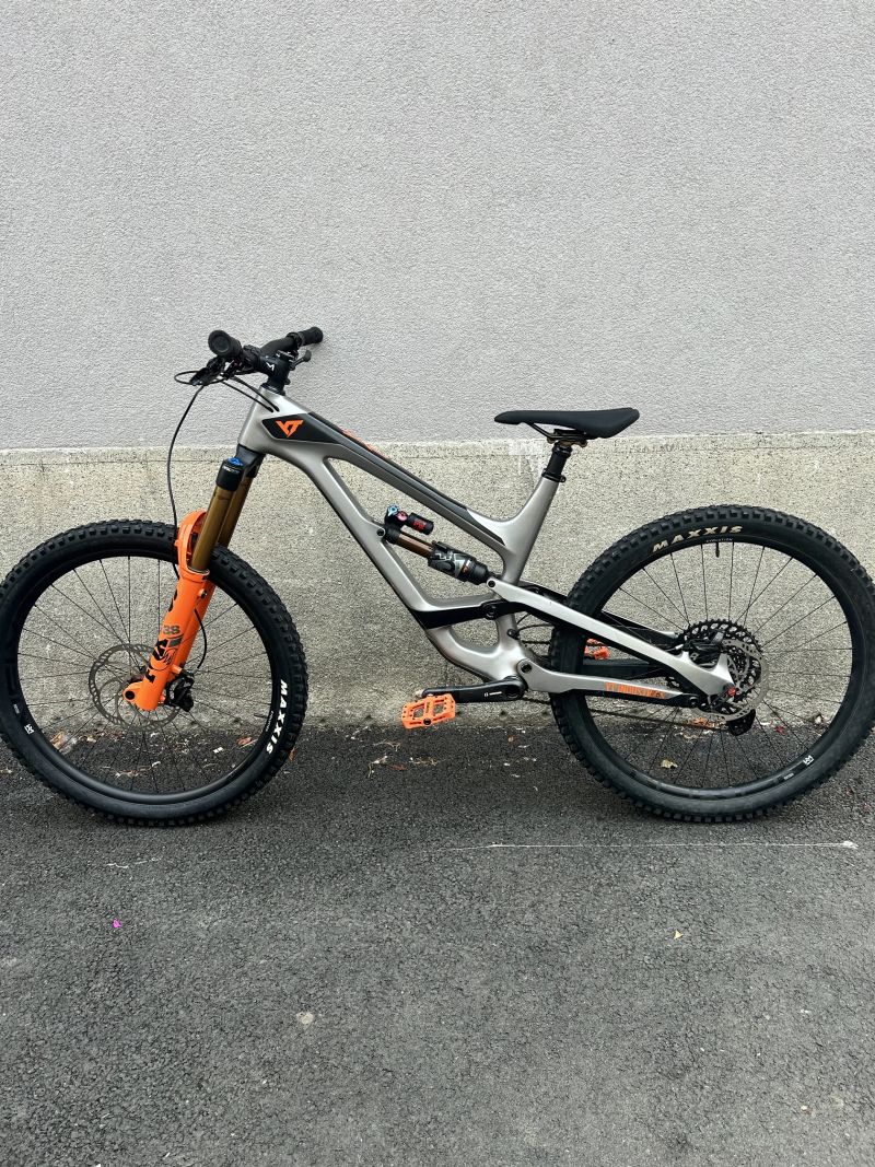 Yt capra cf pro race L 27,5” 