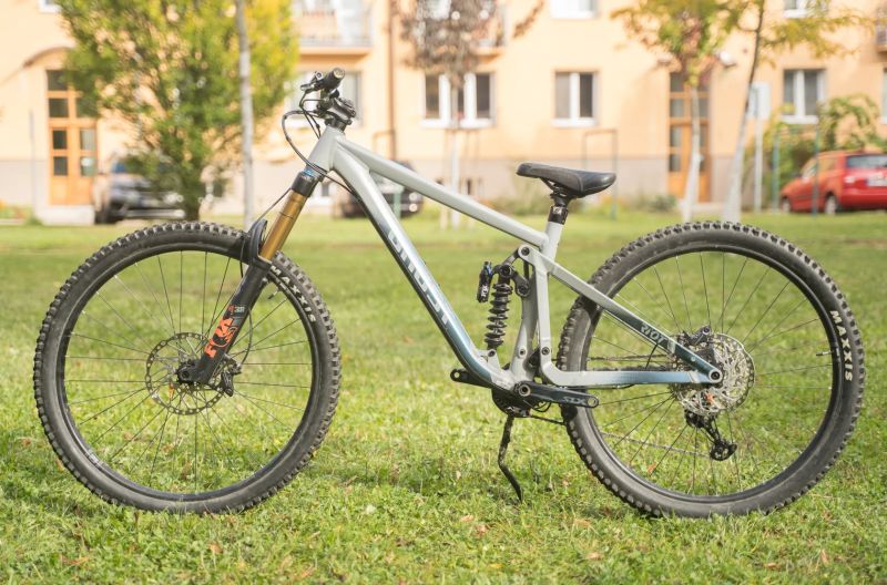 2024 GHOST RIOT EN ADVANCED