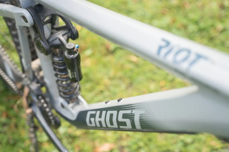 2024 GHOST RIOT EN ADVANCED