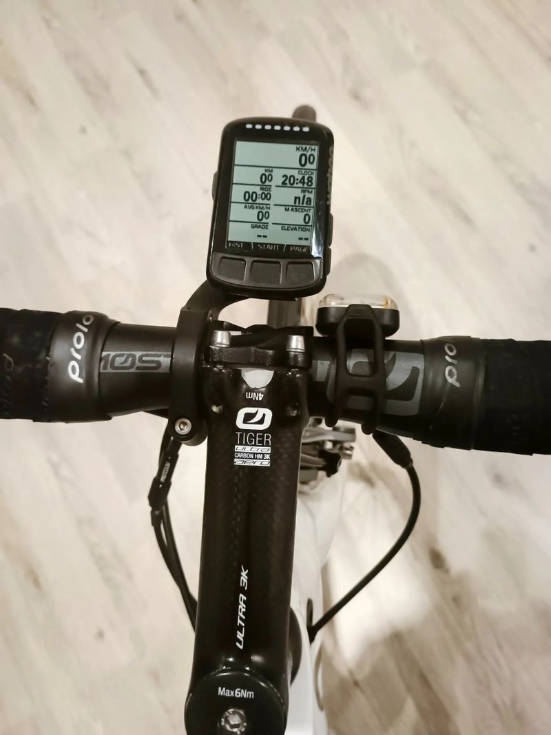 Wahoo Element Bolt v1
