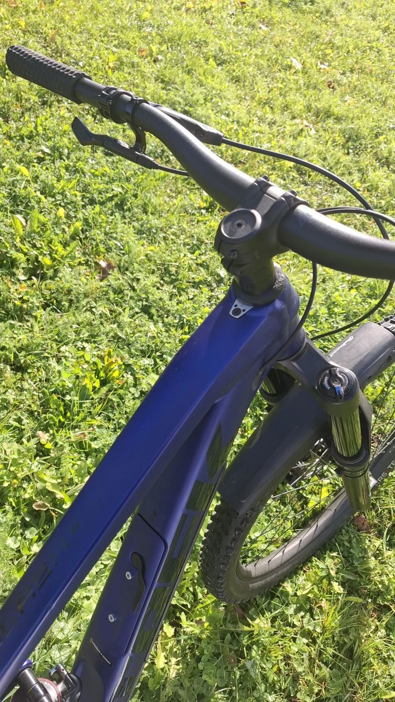 TREK SLASH 8 2023
