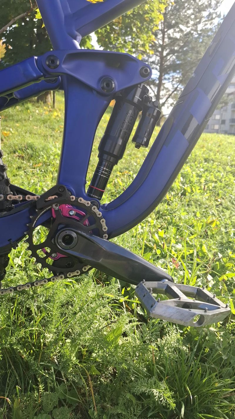 TREK SLASH 8 2023