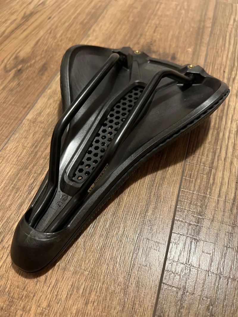 sedlo SPECIALIZED Power Pro Mirror 143 mm