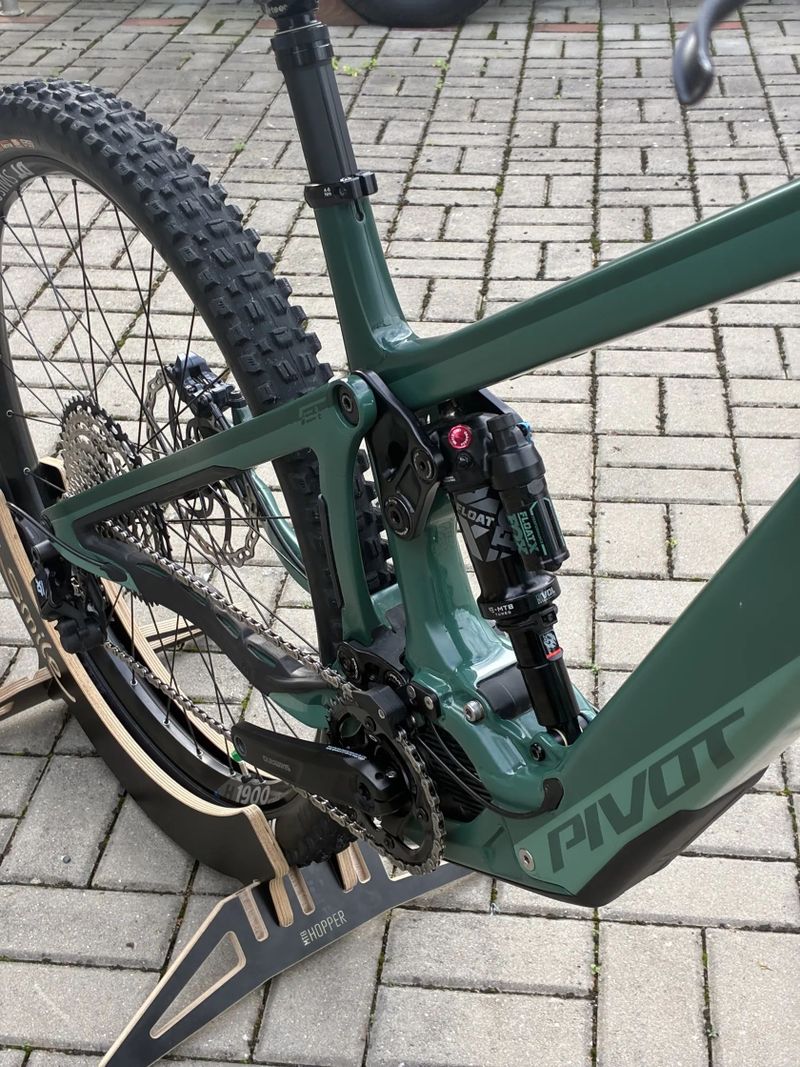 Pivot Shuttle LT ride SLX/XT
