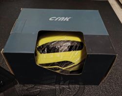 CRNK Angler Alpha - 3 v 1 (Přilba, osvětlení, handsfree)
