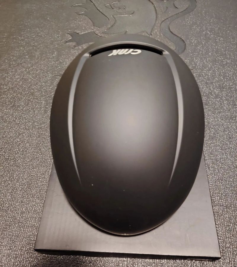 Prodám novou cyklistickou helmu CRNK Genetic Alpha