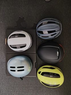Cyklistické přilby CRNK