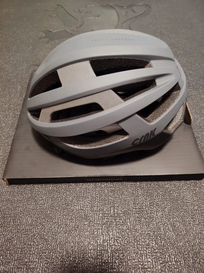 Cyklistické přilby CRNK