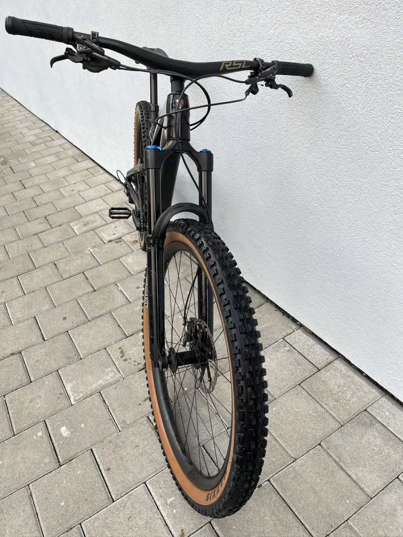 Trek Fuel EX 9.8 XT (zvednuto na 160/140 mm), super stav, komplet karbon, vel. L