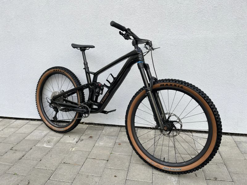 Trek Fuel EX 9.8 XT (zvednuto na 160/140 mm), super stav, komplet karbon, vel. L