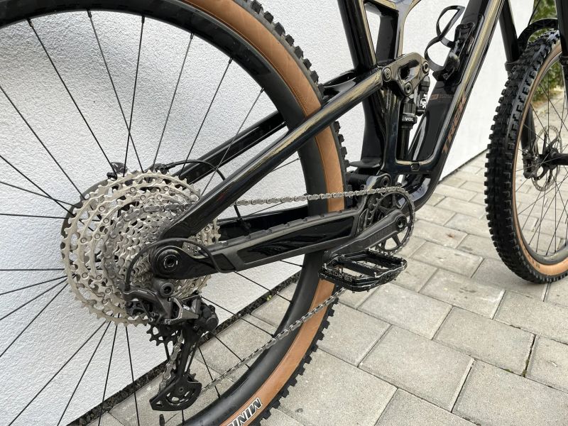Trek Fuel EX 9.8 XT (zvednuto na 160/140 mm), super stav, komplet karbon, vel. L