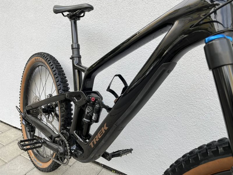 Trek Fuel EX 9.8 XT (zvednuto na 160/140 mm), super stav, komplet karbon, vel. L