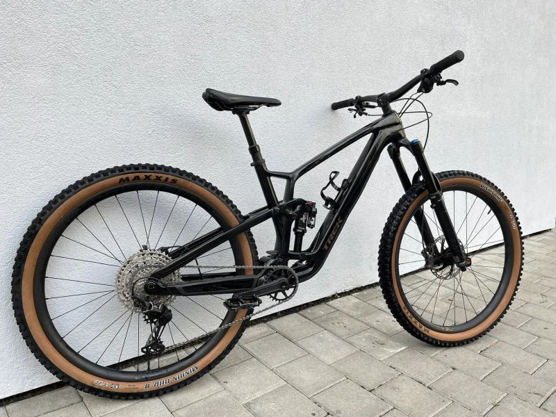 Trek Fuel EX 9.8 XT (zvednuto na 160/140 mm), super stav, komplet karbon, vel. L