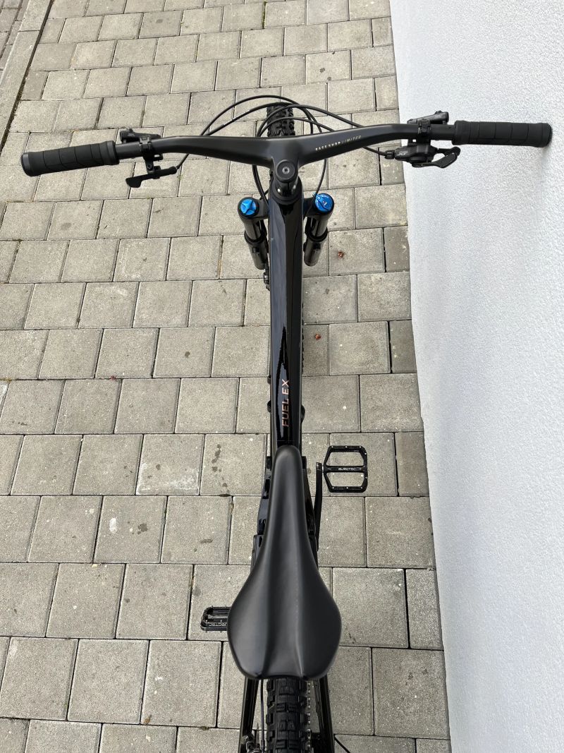 Trek Fuel EX 9.8 XT (zvednuto na 160/140 mm), super stav, komplet karbon, vel. L