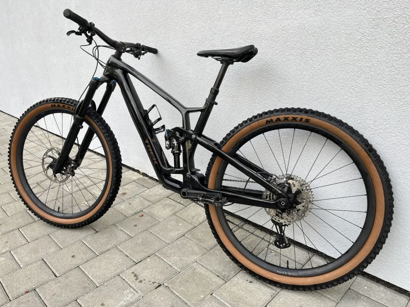 Trek Fuel EX 9.8 XT (zvednuto na 160/140 mm), super stav, komplet karbon, vel. L