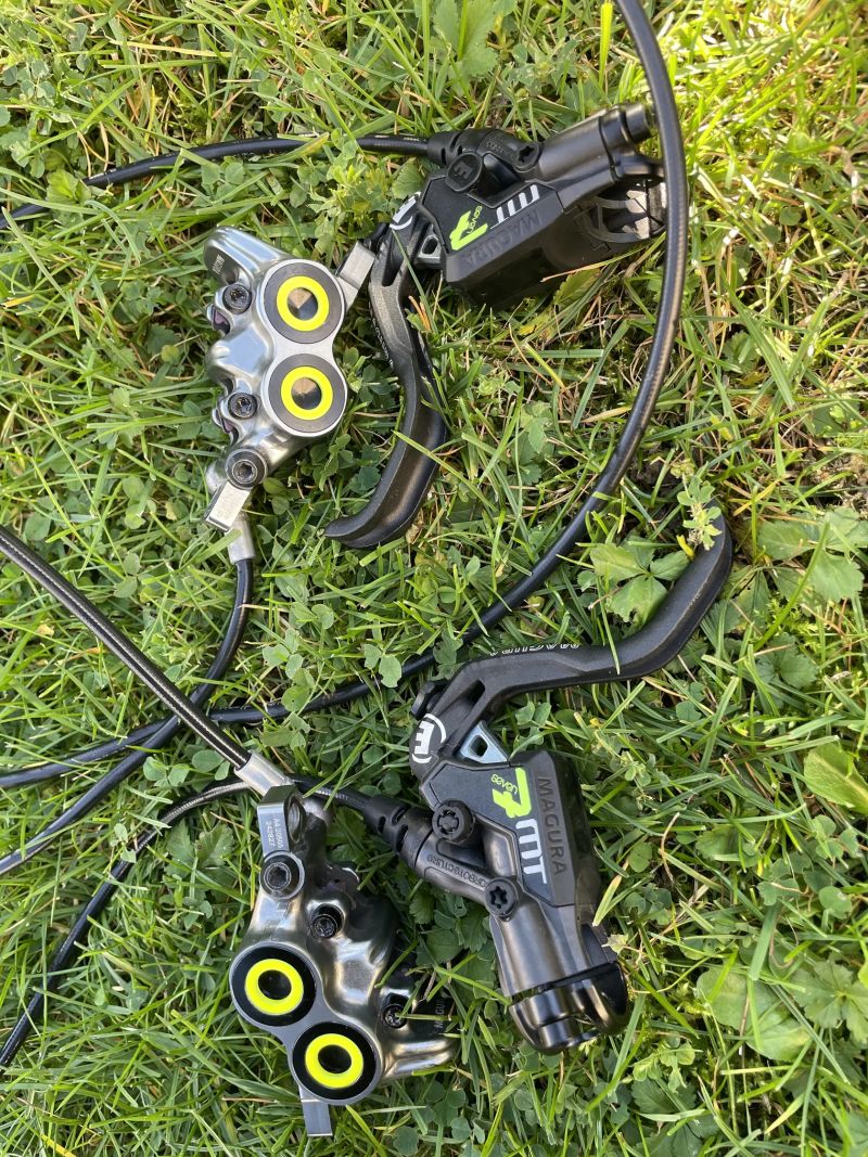 Magura MT7 Pro 1-finger HC čtyřpístková kotoučová brzda, kotouče Galfer 180mm