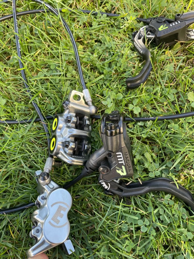 Magura MT7 Pro 1-finger HC čtyřpístková kotoučová brzda, kotouče Galfer 180mm
