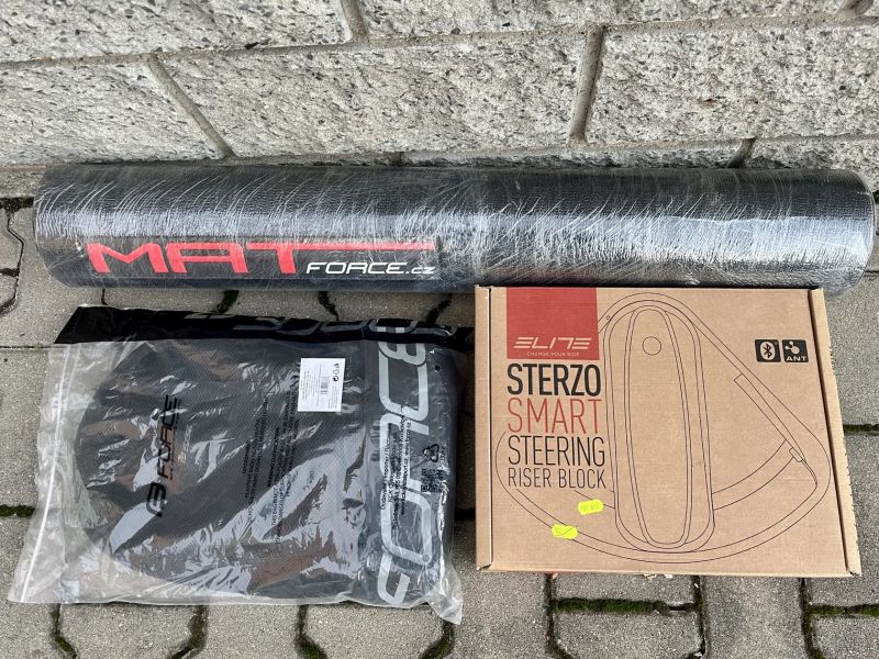 Zatáčecí podložka Elite Sterzo smart Elite Sterzo + podložka Force MAT + batoh Force