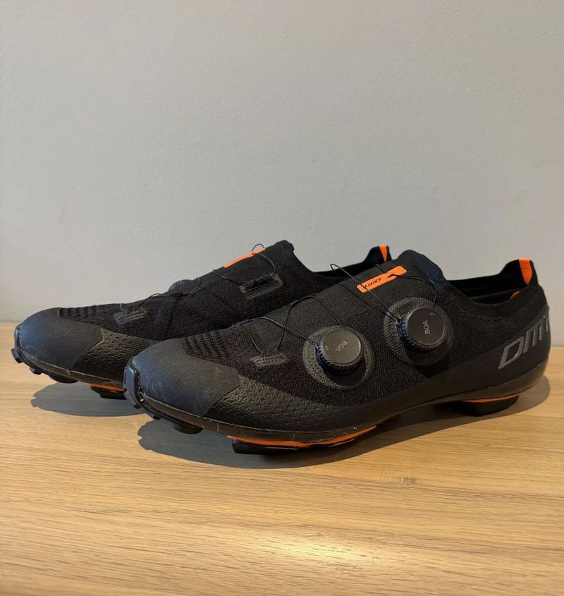 Tretry na MTB - DMT KM0 - carbon podrážka, TOP model