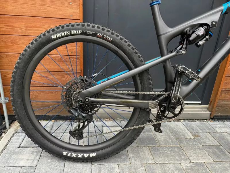 Rocky Mountain Altitude 2015 27,5 vidlice 160mm