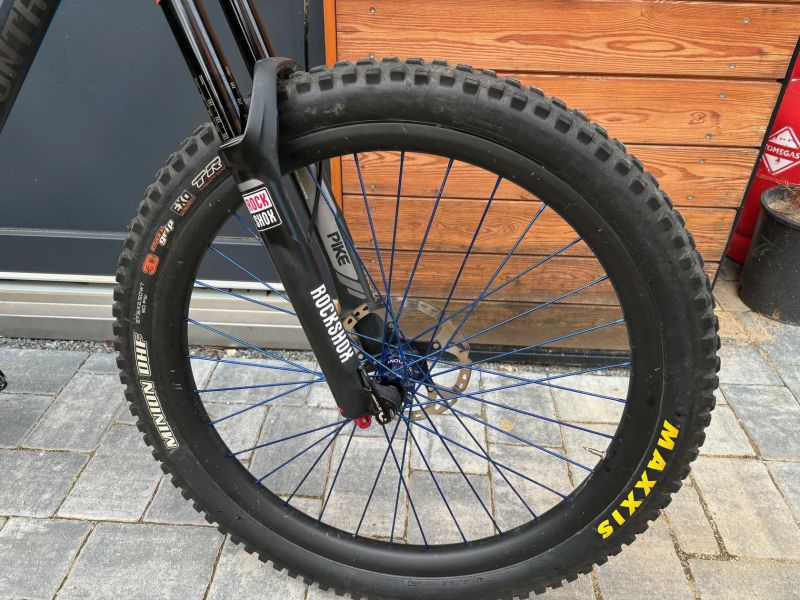 Rocky Mountain Altitude 2015 27,5 vidlice 160mm