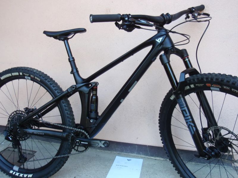 Nové YT Izzo Core 1 Carbon 2024