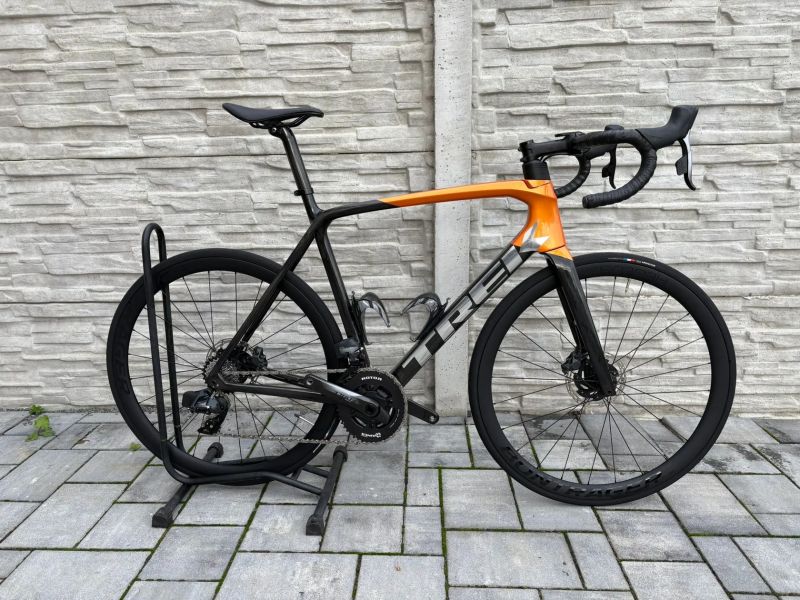 Trek Emonda SL7 AXS Wattmetr karbonová kola