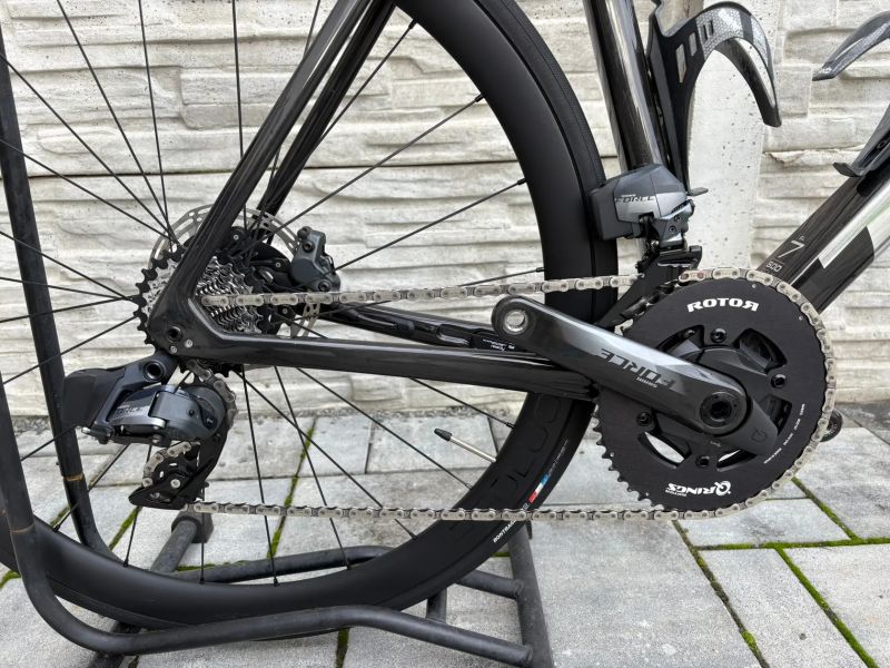 Trek Emonda SL7 AXS Wattmetr karbonová kola