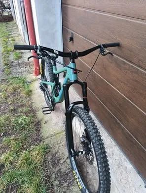 Santa Cruz Bronson V3 CC velikost :M