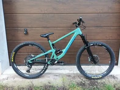 Santa Cruz Bronson V3 CC velikost :M