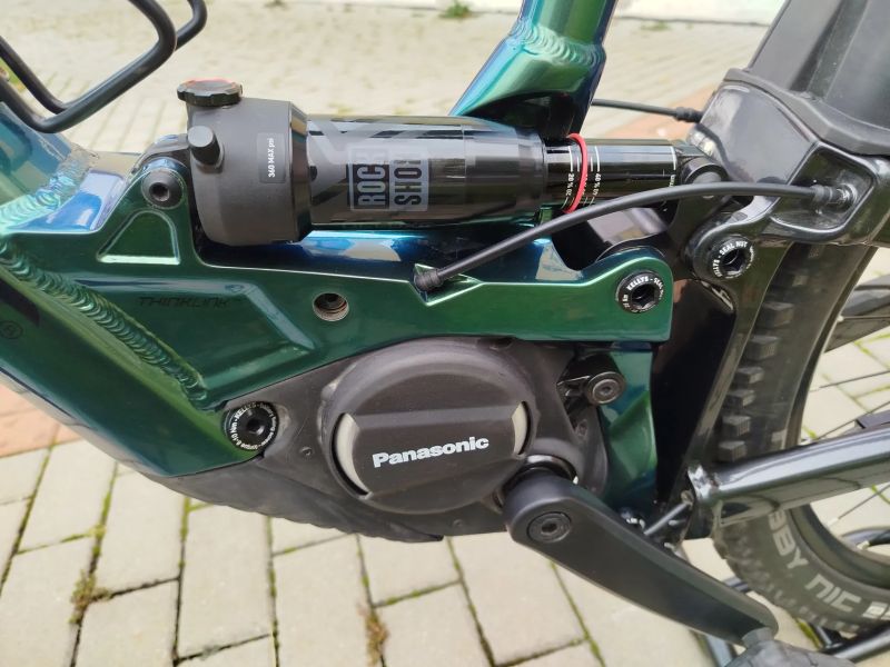 Kellys THEOS R50LTD, motor Panasonic, najeto 462km