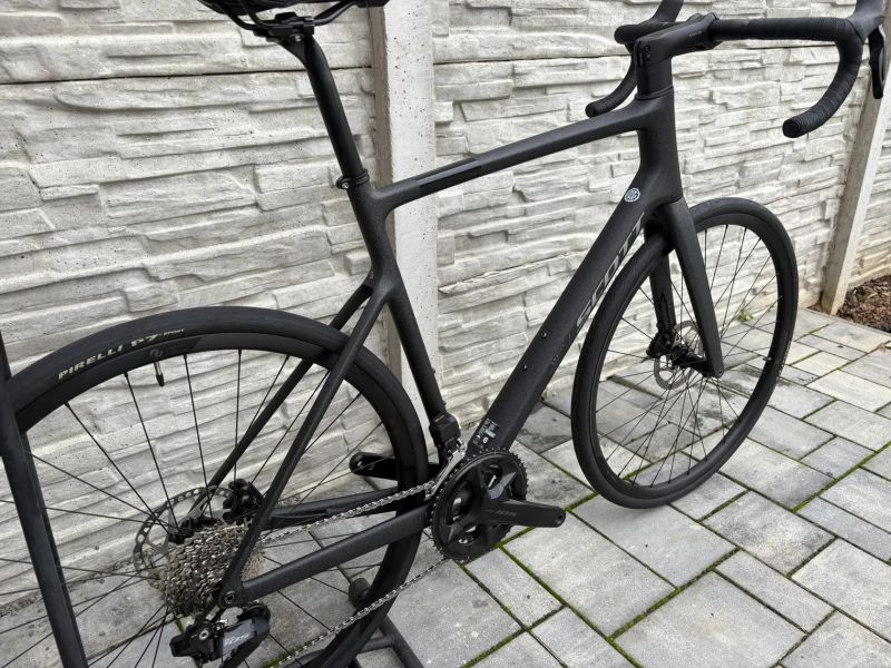 Scott Addict 40 di2 2x12 < 200 km