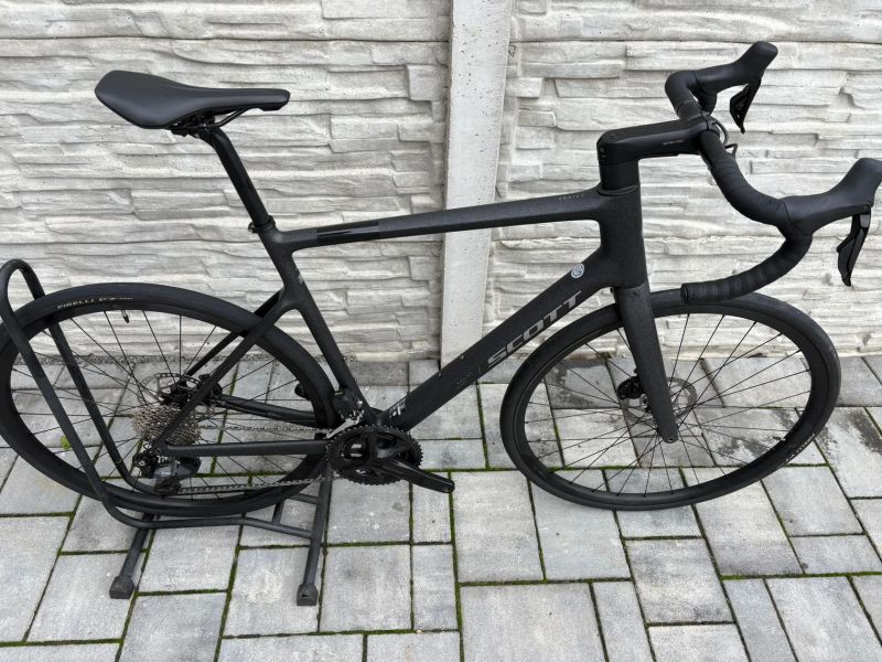 Scott Addict 40 di2 2x12 < 200 km