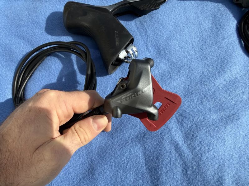 SRAM Force D1 AXS páky + třmeny