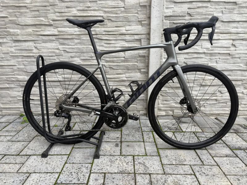 Giant Defy advanced di2 2x12 < 500 km