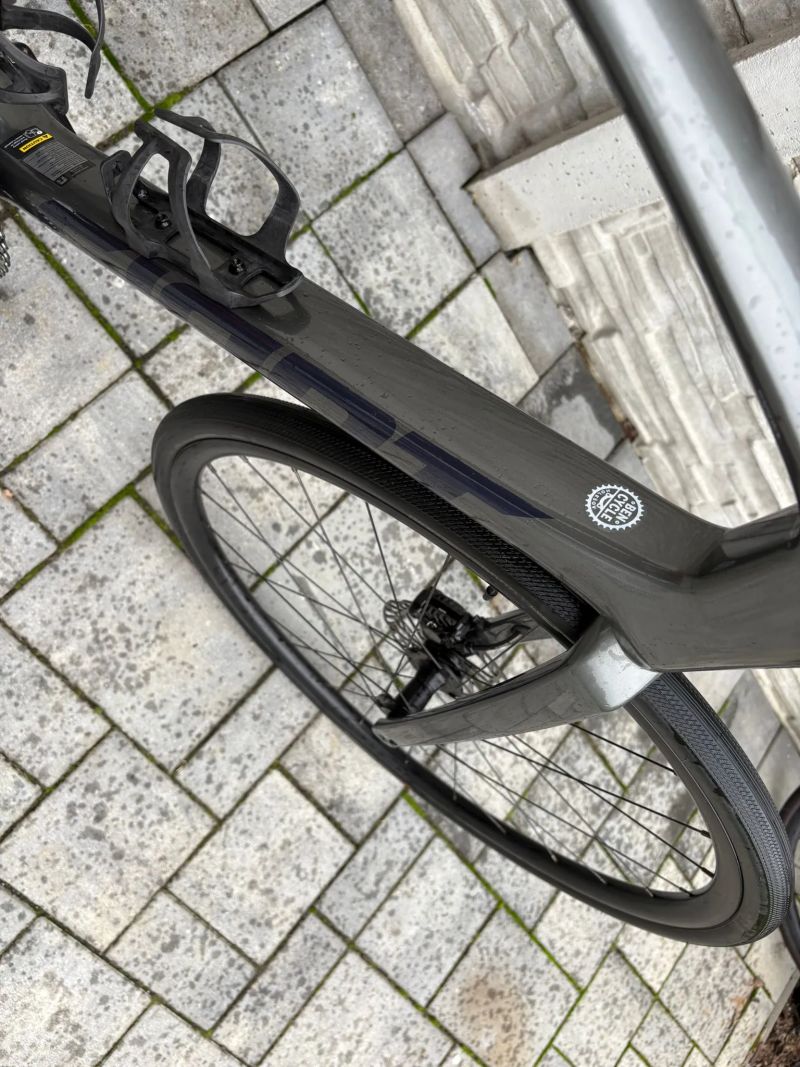 Giant Defy advanced di2 2x12 < 500 km
