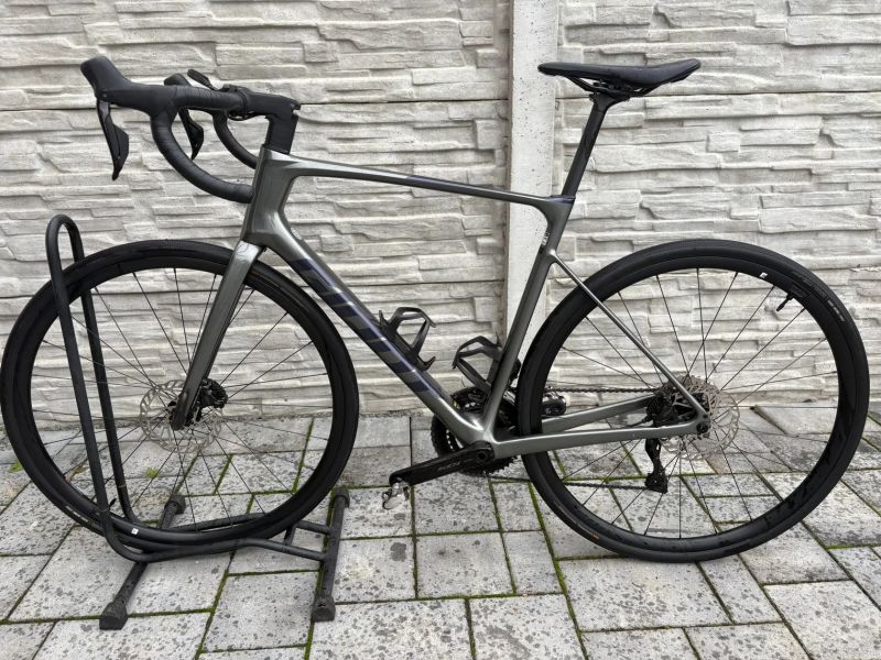 Giant Defy advanced di2 2x12 < 500 km