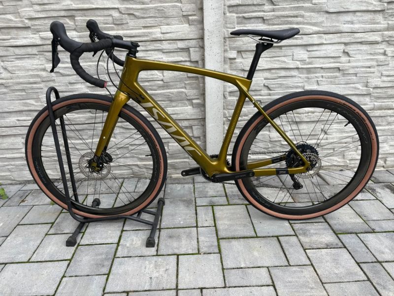 Isaac Torus Xplore - karbonová kola campagnolo
