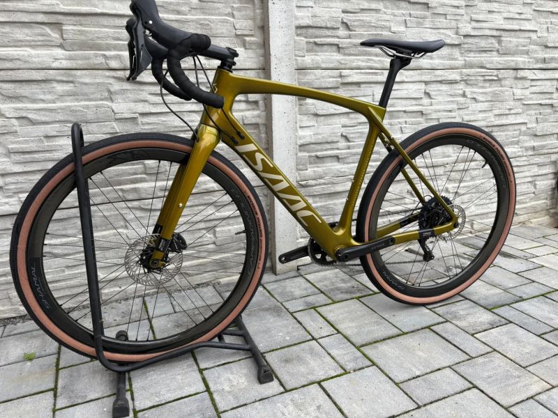 Isaac Torus Xplore - karbonová kola campagnolo