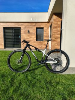 NOVÝ Canyon Lux World Cup CF vel M.