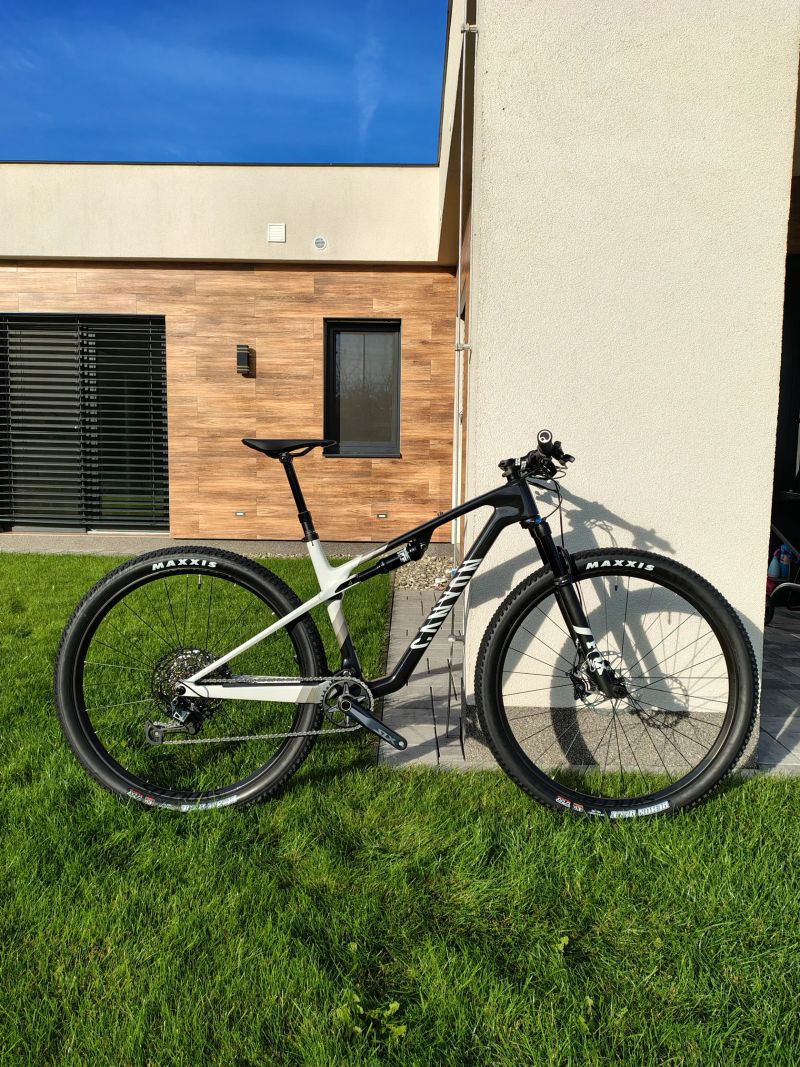 NOVÝ Canyon Lux World Cup CF vel M.