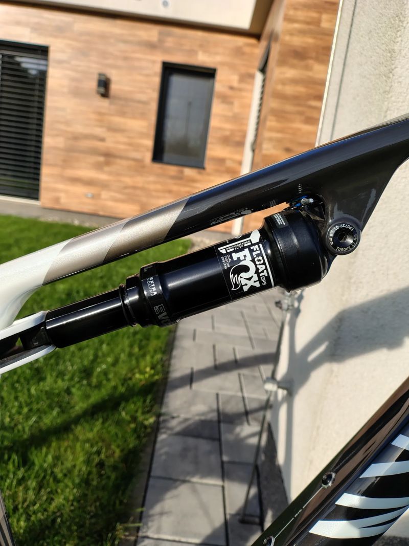 NOVÝ Canyon Lux World Cup CF vel M.