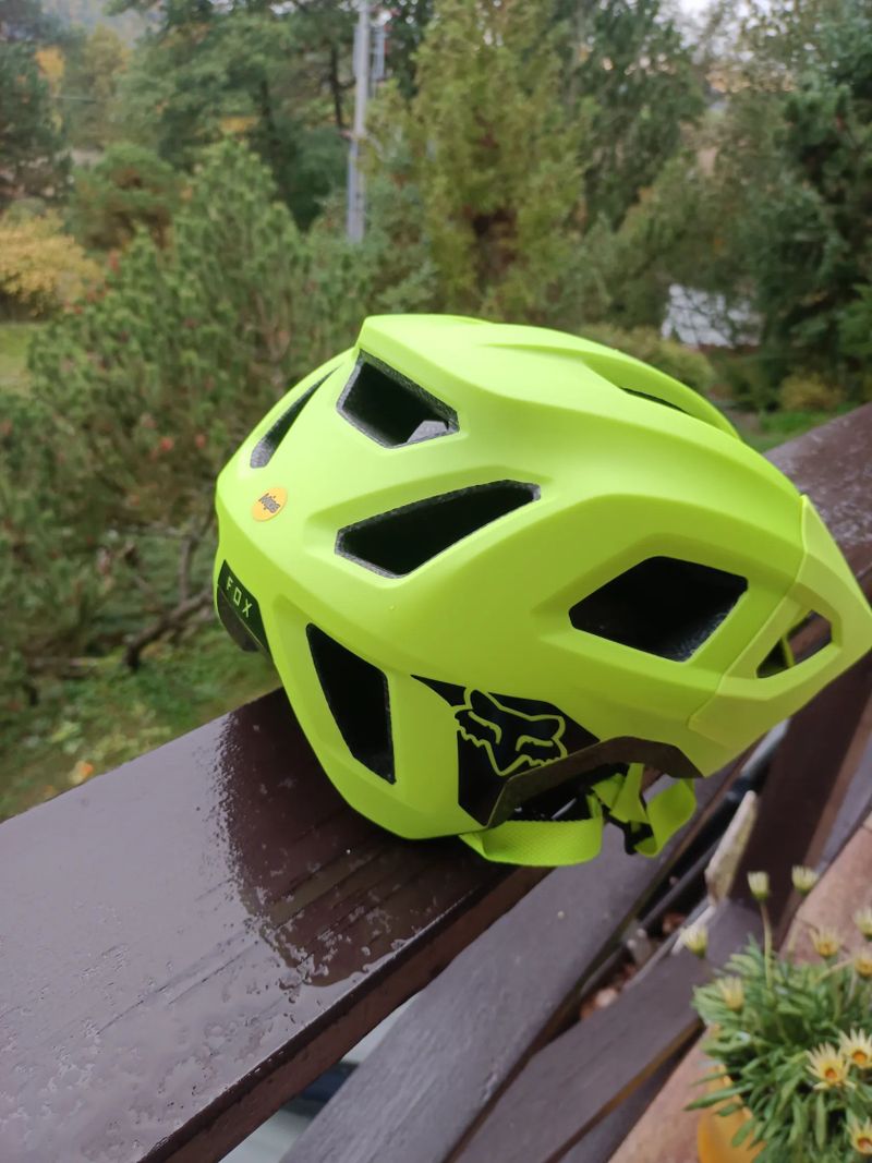 MTB Přilby