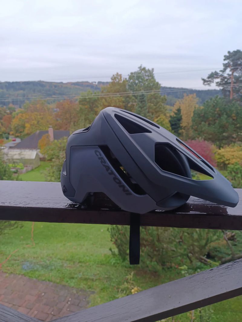 MTB Přilby