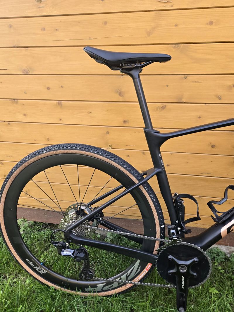 Giant Revolt Advanced L