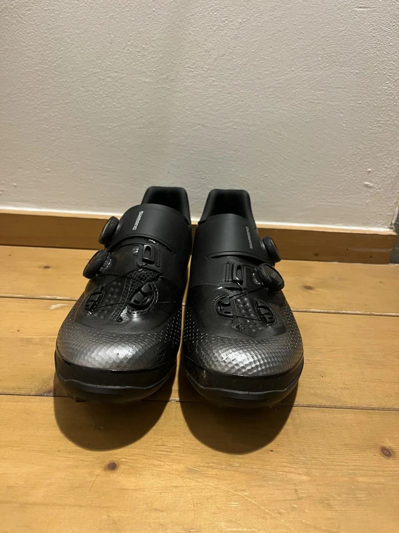 Shimano tretry XC702