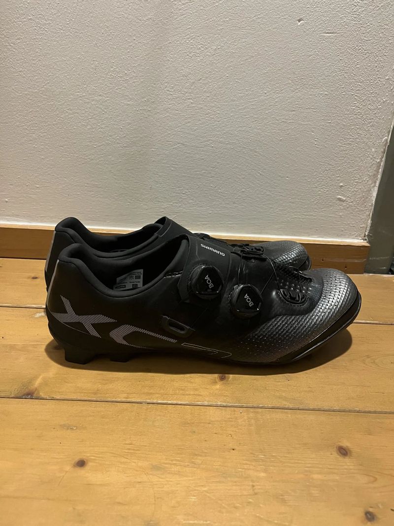 Shimano tretry XC702