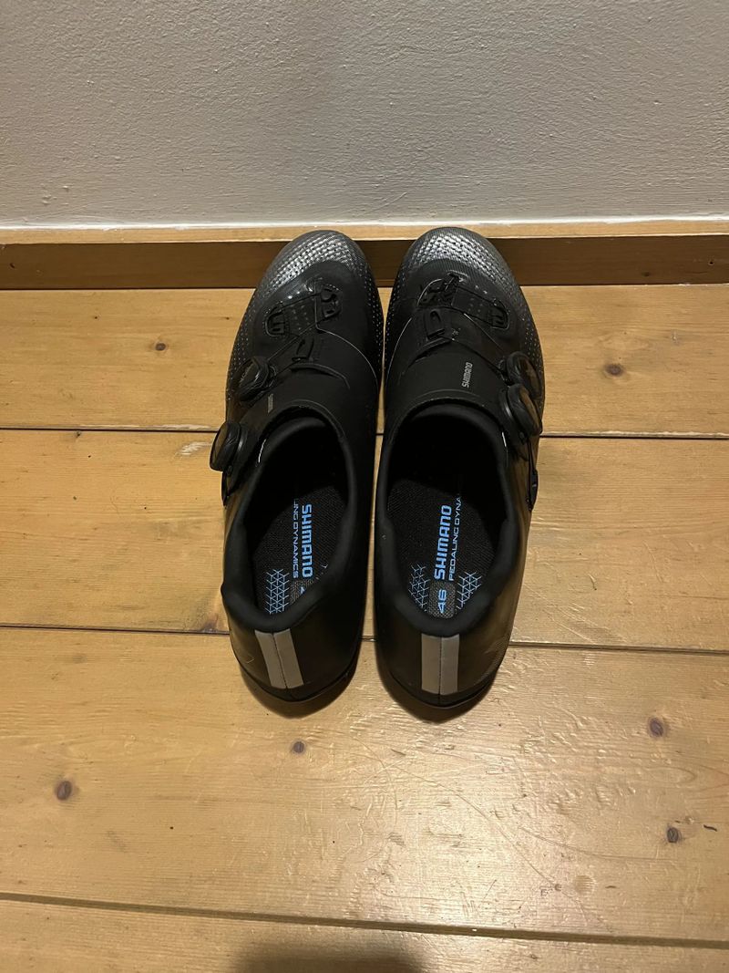 Shimano tretry XC702