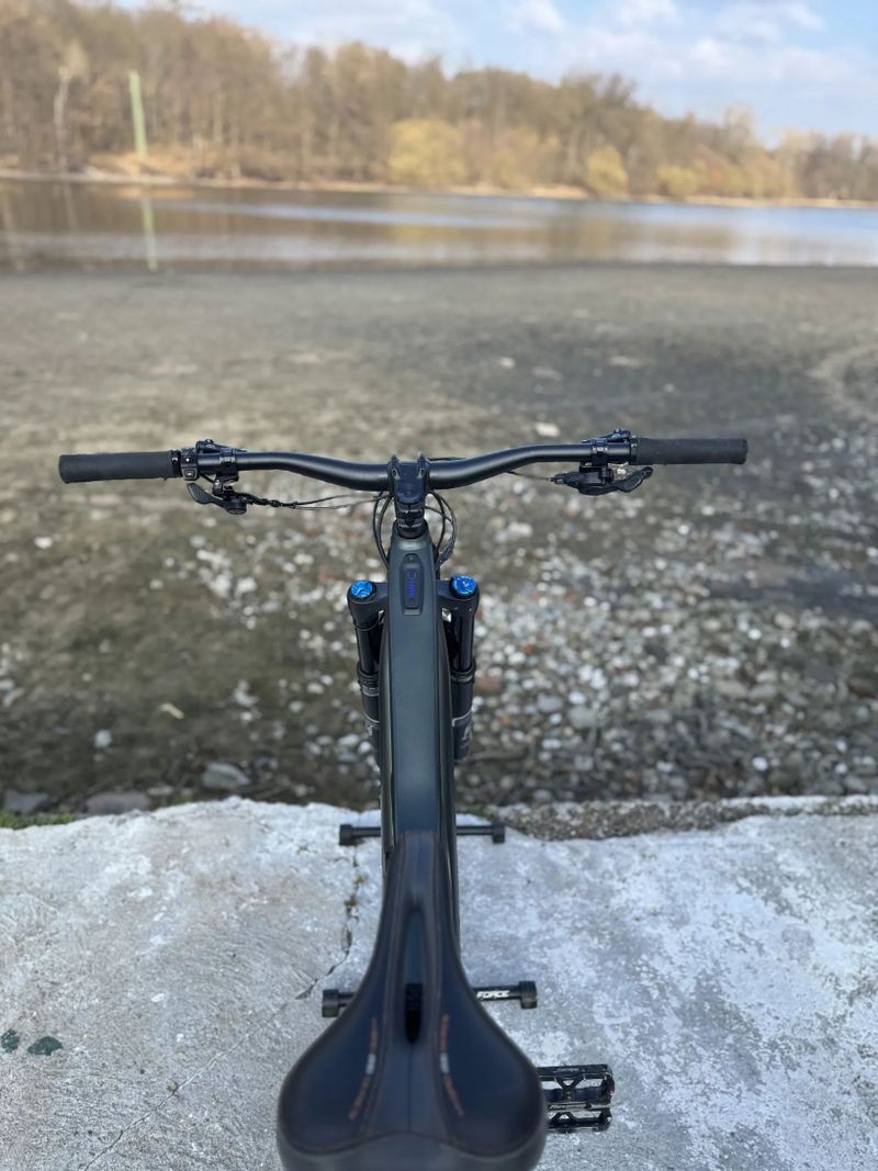 Specialized turbo levo comp 2021 2100km najeto