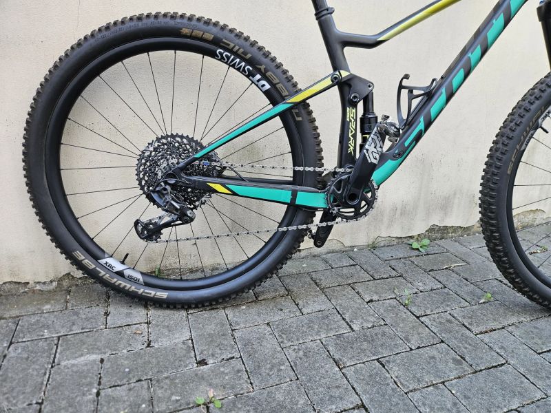 Celoodpr. karbonové dámské kolo Scott Contessa Spark 710, vel. M 